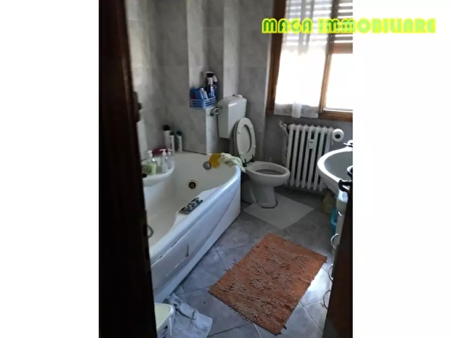 Immagine 18 di Appartamento in vendita  a Campi Bisenzio