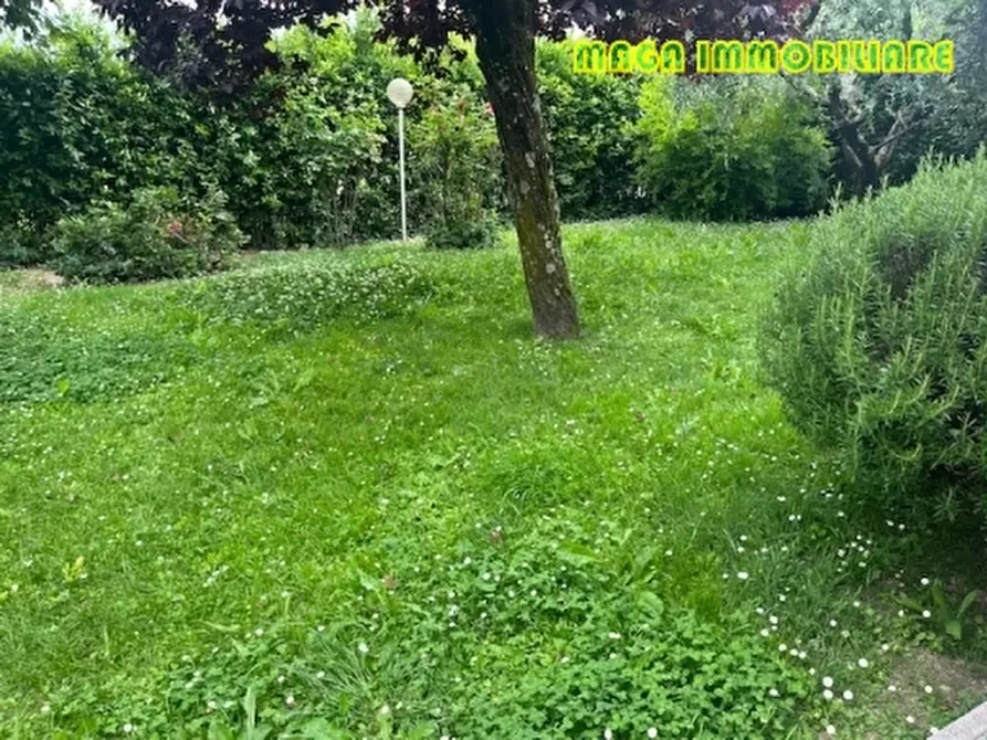 Immagine 4 di Villa in vendita  a Campi Bisenzio
