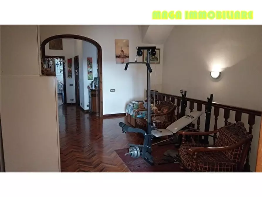 Immagine 13 di Villa in vendita  a Campi Bisenzio