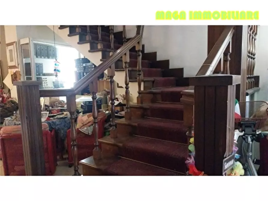 Immagine 19 di Villa in vendita  a Campi Bisenzio