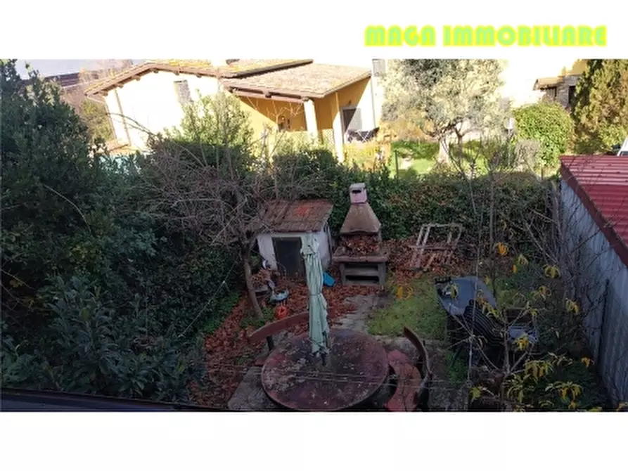 Immagine 22 di Villa in vendita  a Campi Bisenzio