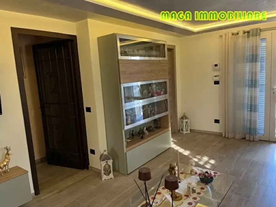 Immagine 3 di Villa in vendita  a Signa