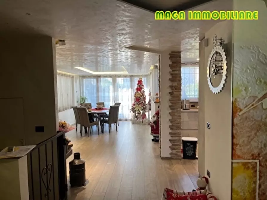 Immagine 4 di Villa in vendita  a Signa