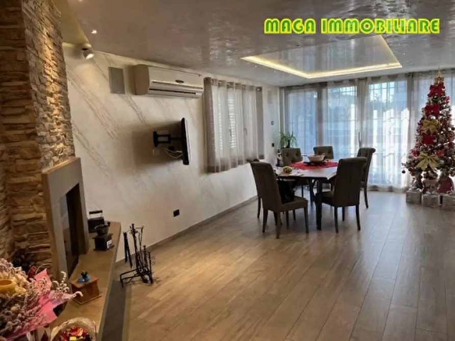 Immagine 5 di Villa in vendita  a Signa