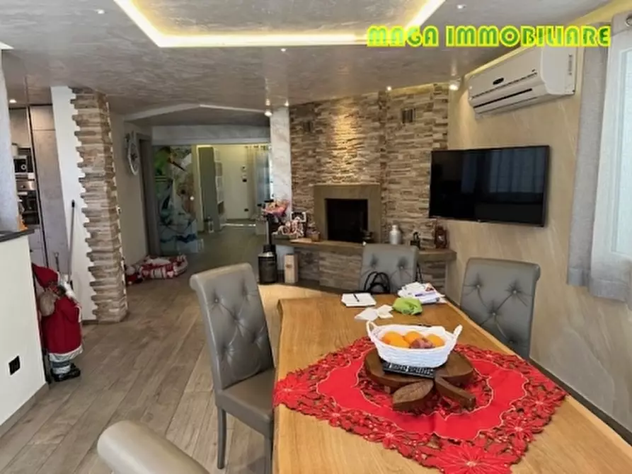 Immagine 8 di Villa in vendita  a Signa