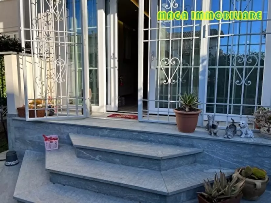 Immagine 15 di Villa in vendita  a Signa