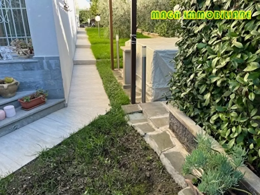 Immagine 18 di Villa in vendita  a Signa