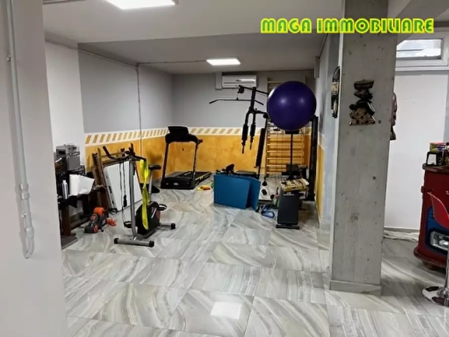 Immagine 19 di Villa in vendita  a Signa