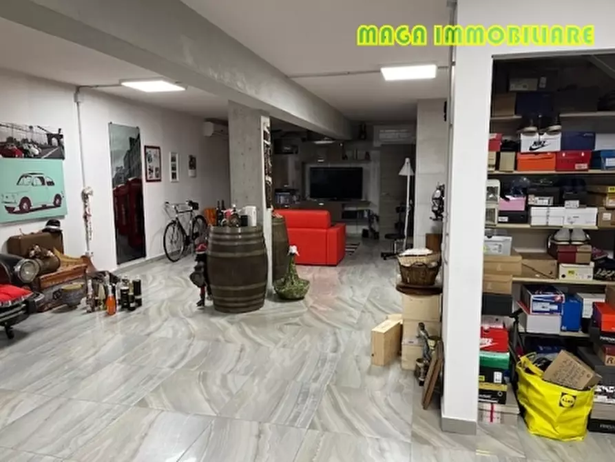 Immagine 21 di Villa in vendita  a Signa