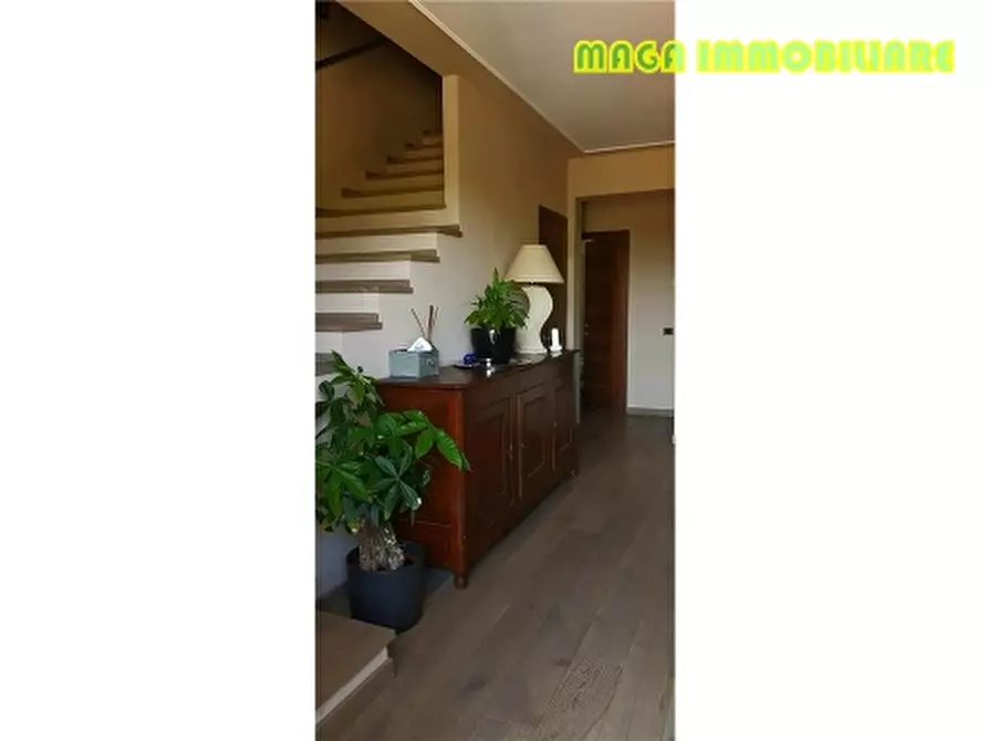 Immagine 6 di Villa in vendita  a Campi Bisenzio