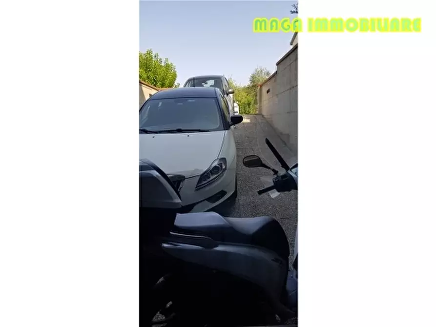 Immagine 11 di Villa in vendita  a Campi Bisenzio