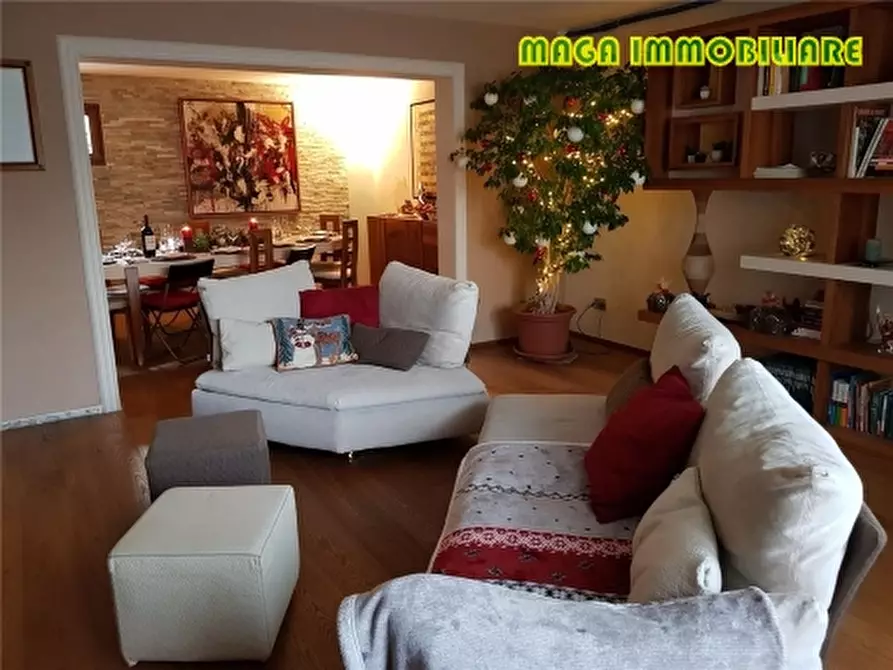 Immagine 16 di Villa in vendita  a Campi Bisenzio