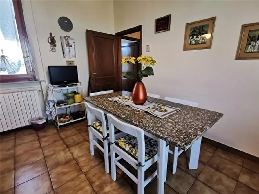 Immagine 10 di Appartamento in vendita  a Empoli