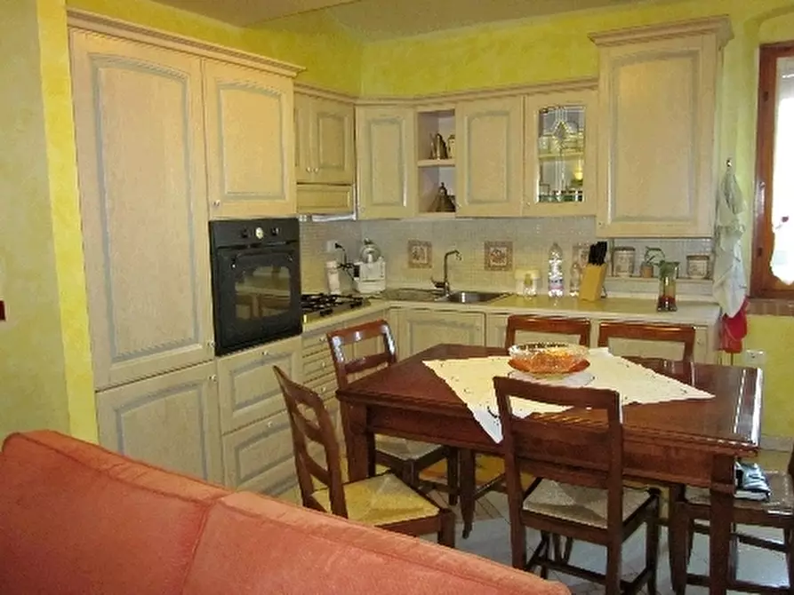 Immagine 2 di Appartamento in vendita  a Empoli