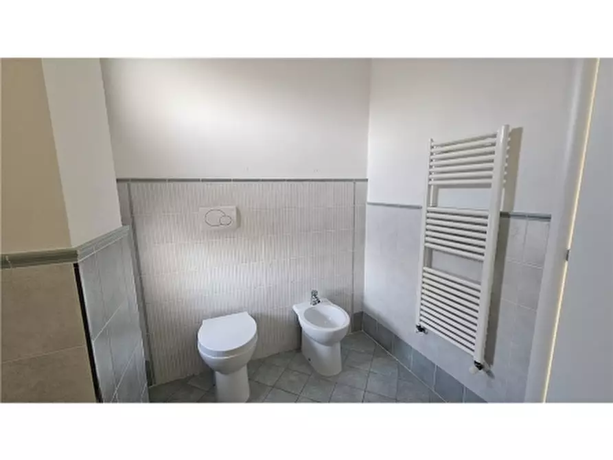 Immagine 9 di Appartamento in vendita  a Empoli