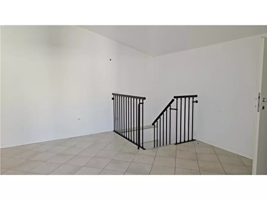 Immagine 15 di Appartamento in vendita  a Empoli