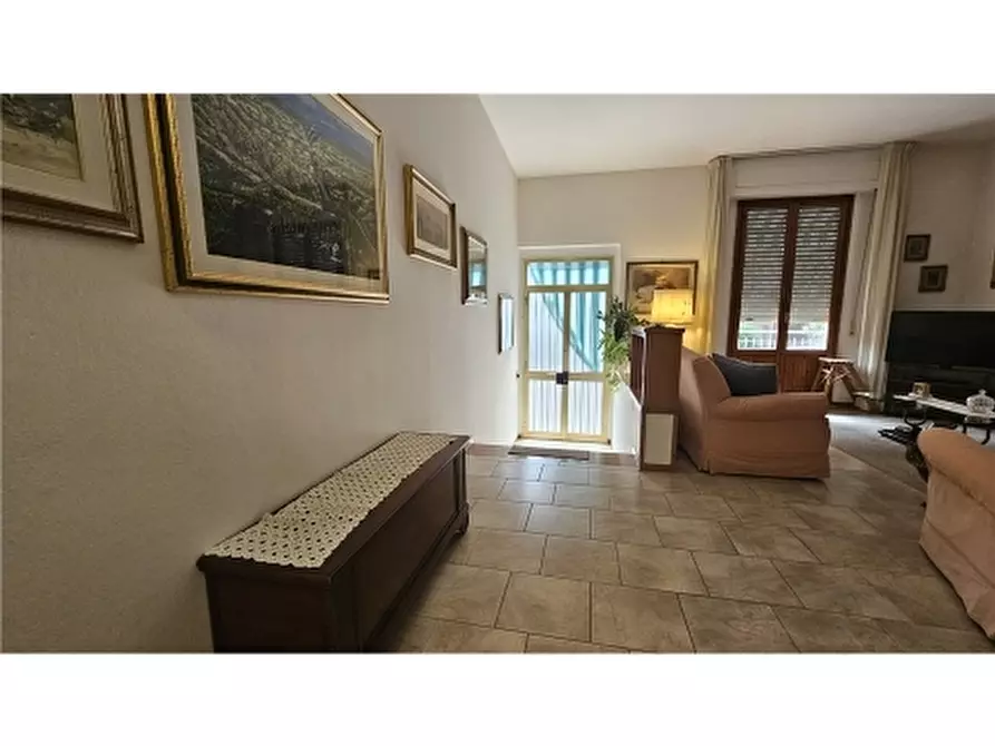 Immagine 2 di Appartamento in vendita  a Empoli