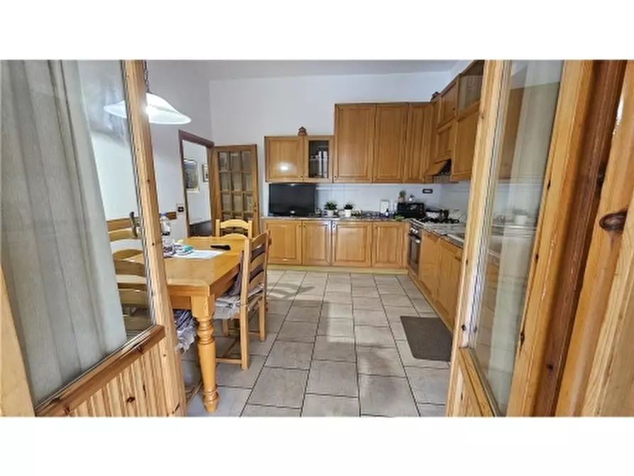 Immagine 10 di Appartamento in vendita  a Empoli