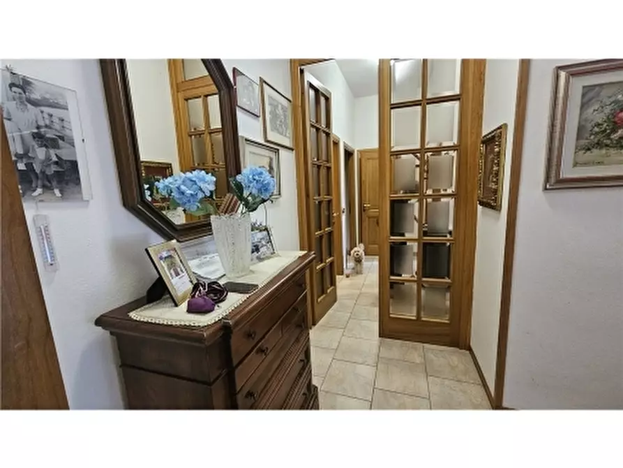 Immagine 11 di Appartamento in vendita  a Empoli