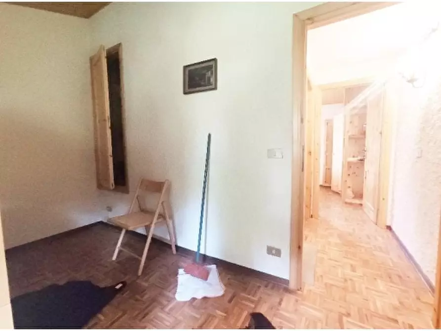 Immagine 11 di Appartamento in vendita  a Fiumalbo