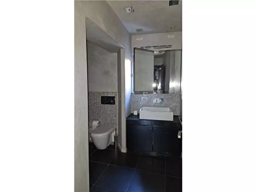 Immagine 16 di Appartamento in vendita  a Empoli