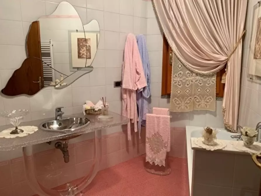 Immagine 31 di Appartamento in vendita  a Empoli