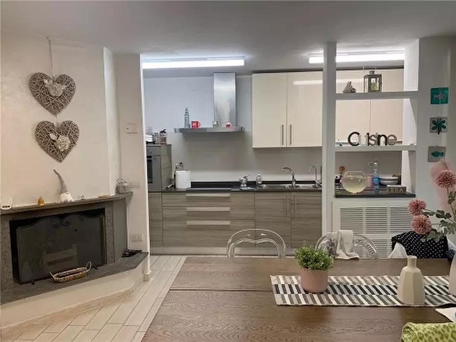 Immagine 16 di Appartamento in vendita  a Empoli