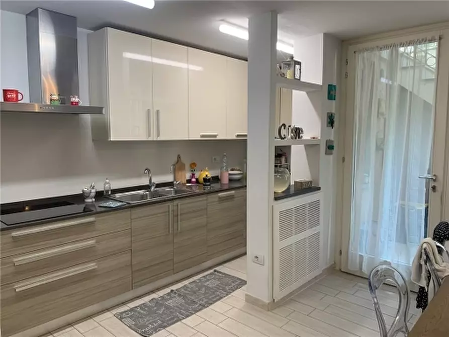 Immagine 18 di Appartamento in vendita  a Empoli