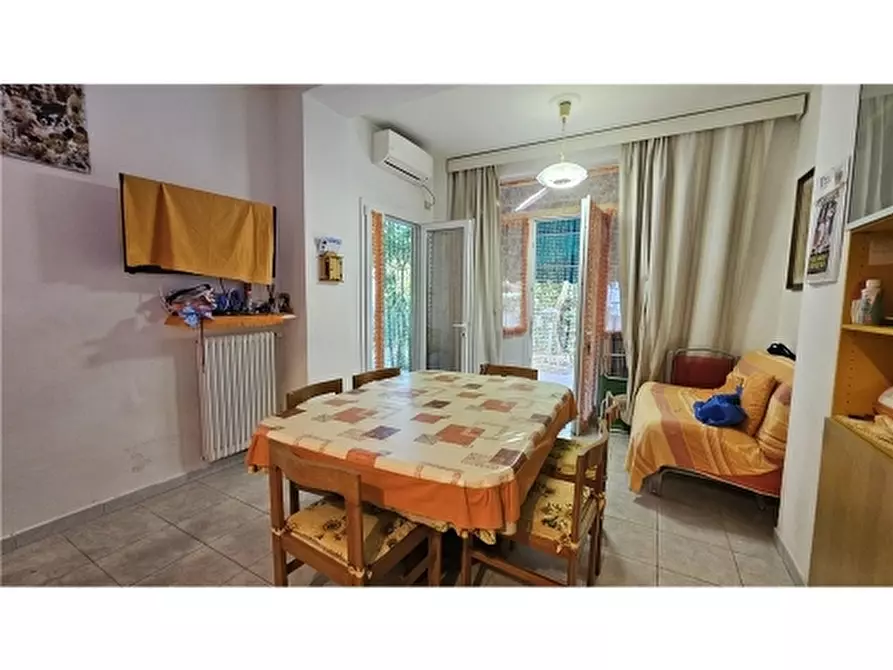 Immagine 10 di Appartamento in vendita  a Rosignano Marittimo