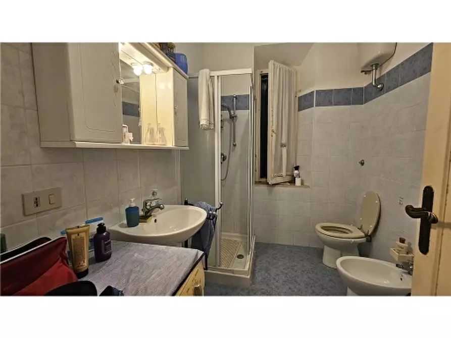 Immagine 15 di Appartamento in vendita  a Rosignano Marittimo