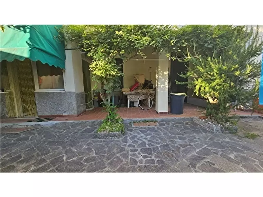 Immagine 17 di Appartamento in vendita  a Rosignano Marittimo