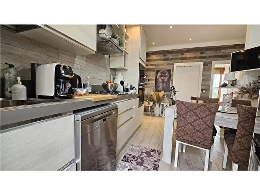 Immagine 4 di Appartamento in vendita  a Empoli