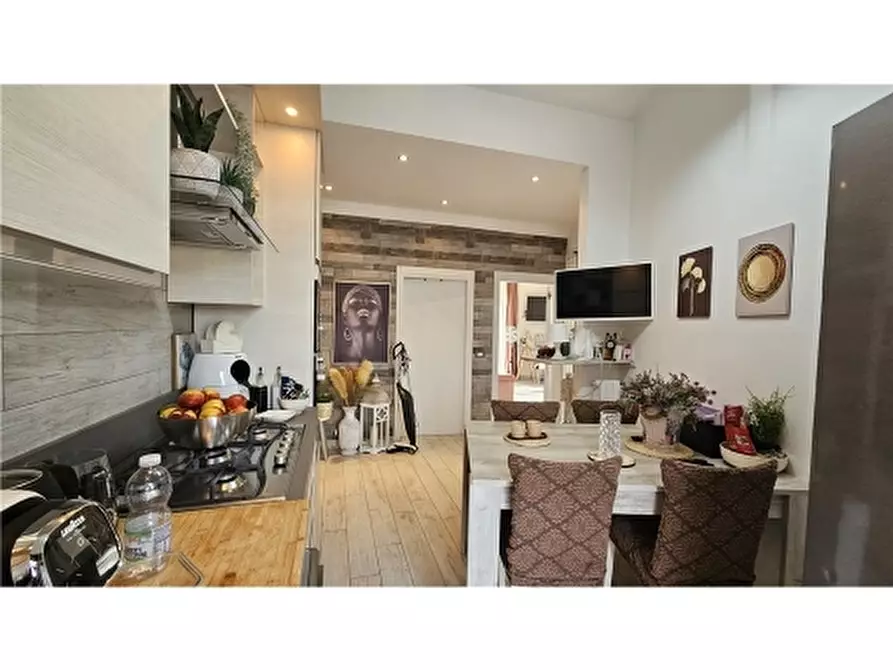 Immagine 6 di Appartamento in vendita  a Empoli