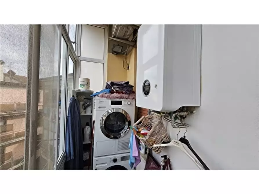 Immagine 11 di Appartamento in vendita  a Empoli