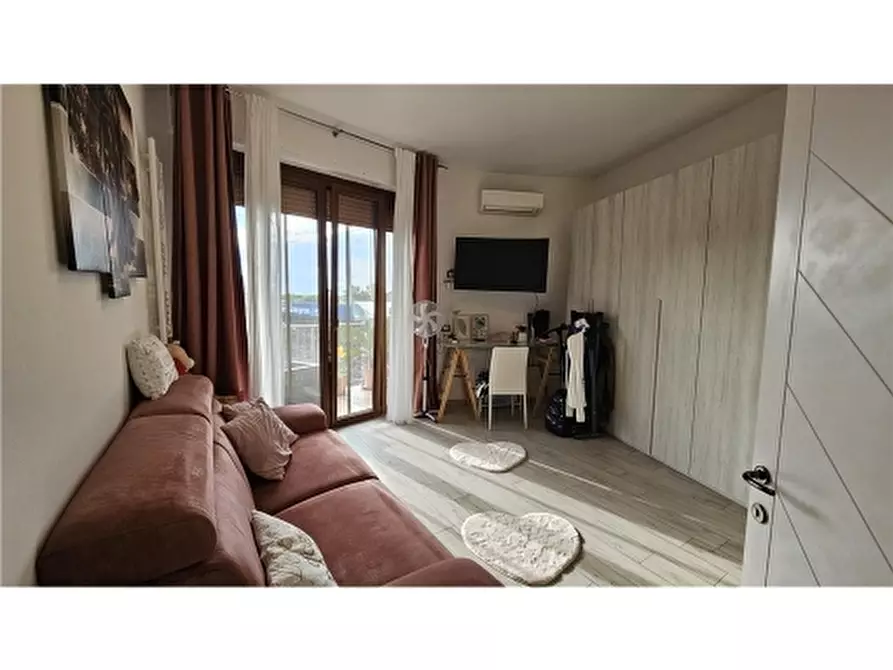 Immagine 12 di Appartamento in vendita  a Empoli