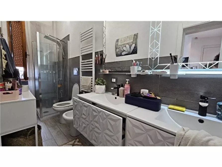 Immagine 17 di Appartamento in vendita  a Empoli