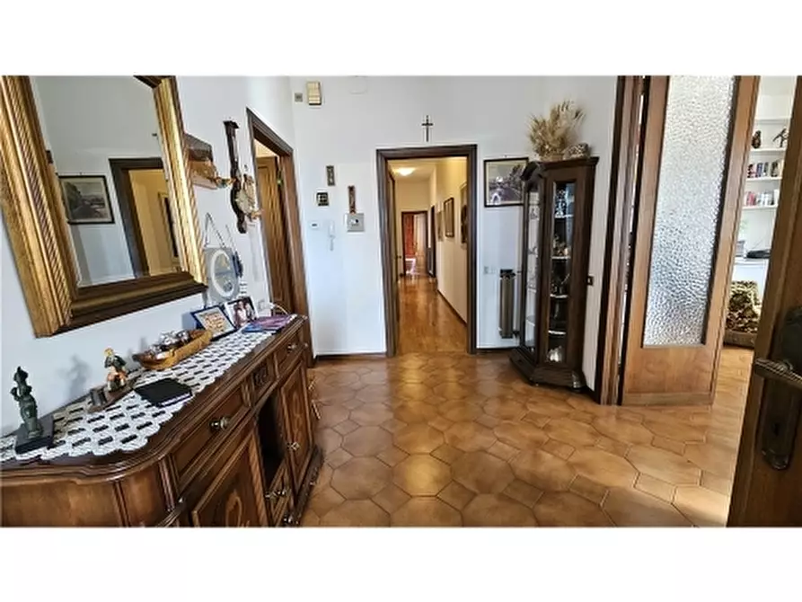 Immagine 3 di Appartamento in vendita  a Empoli