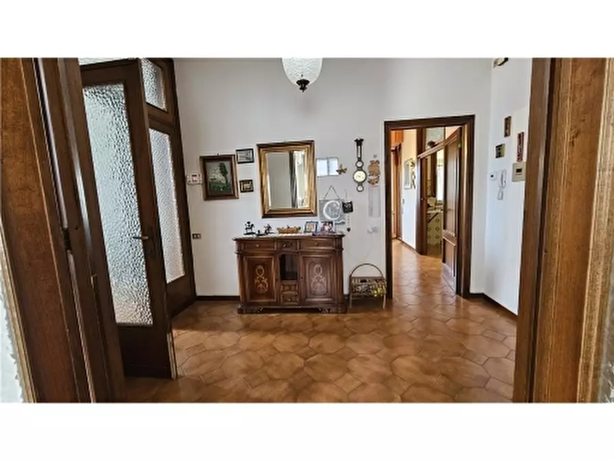 Immagine 8 di Appartamento in vendita  a Empoli