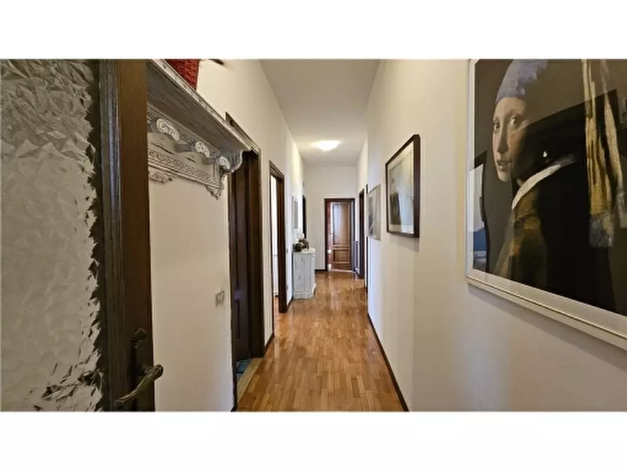 Immagine 16 di Appartamento in vendita  a Empoli