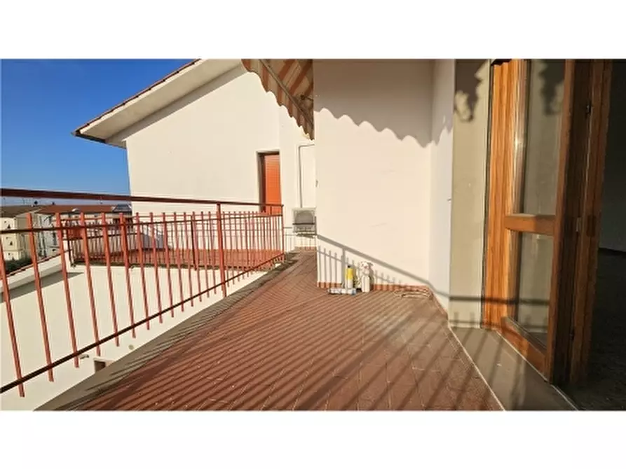 Immagine 11 di Appartamento in vendita  a Vinci