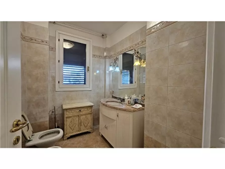 Immagine 10 di Appartamento in vendita  a Empoli