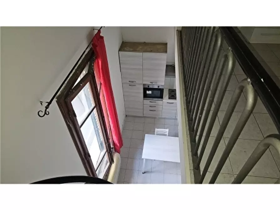 Immagine 10 di Appartamento in vendita  a Empoli