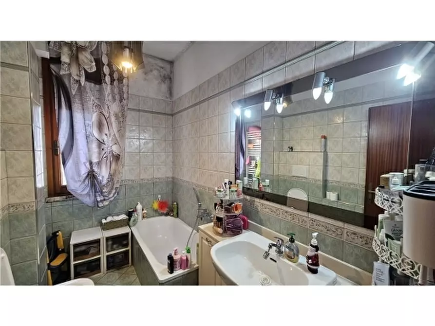 Immagine 13 di Appartamento in vendita  a Montelupo Fiorentino