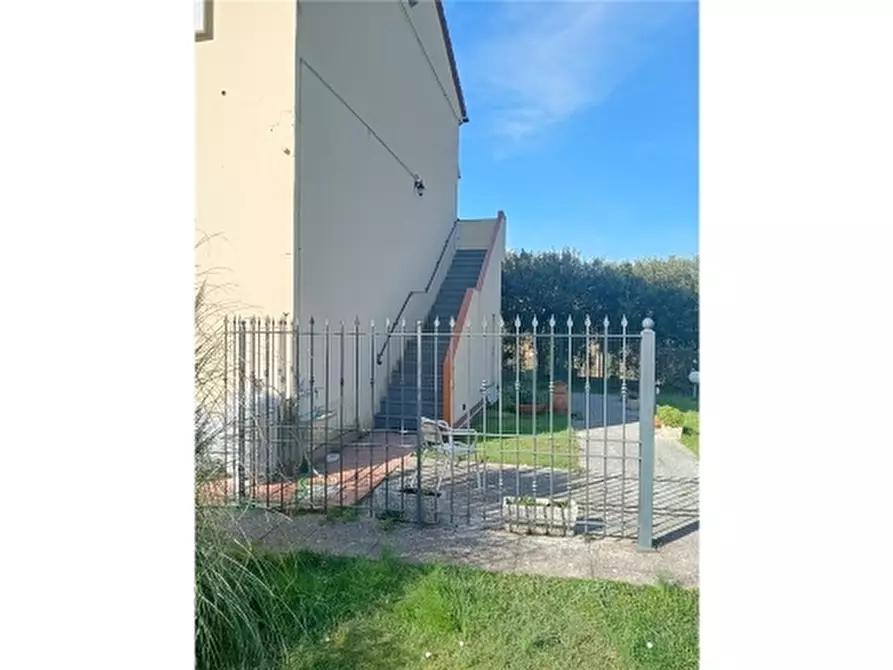 Immagine 2 di Appartamento in vendita  a Empoli