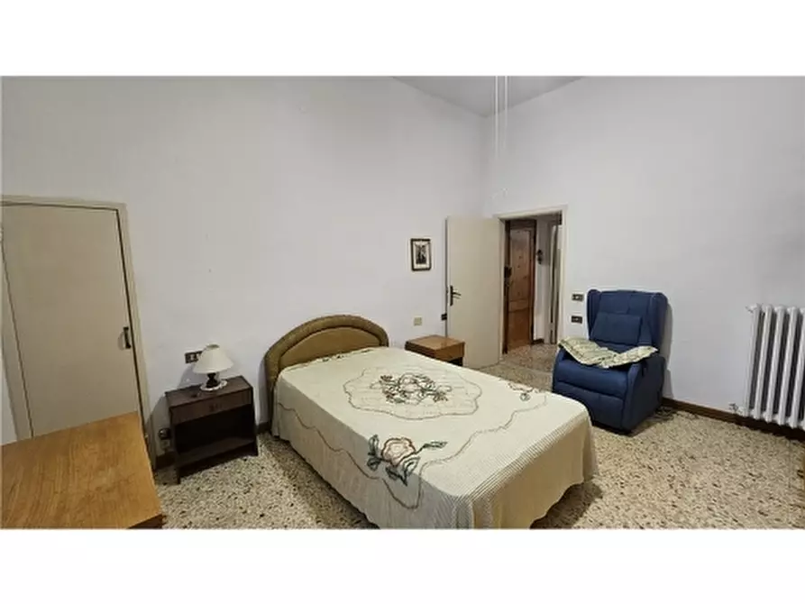 Immagine 10 di Appartamento in vendita  a Empoli