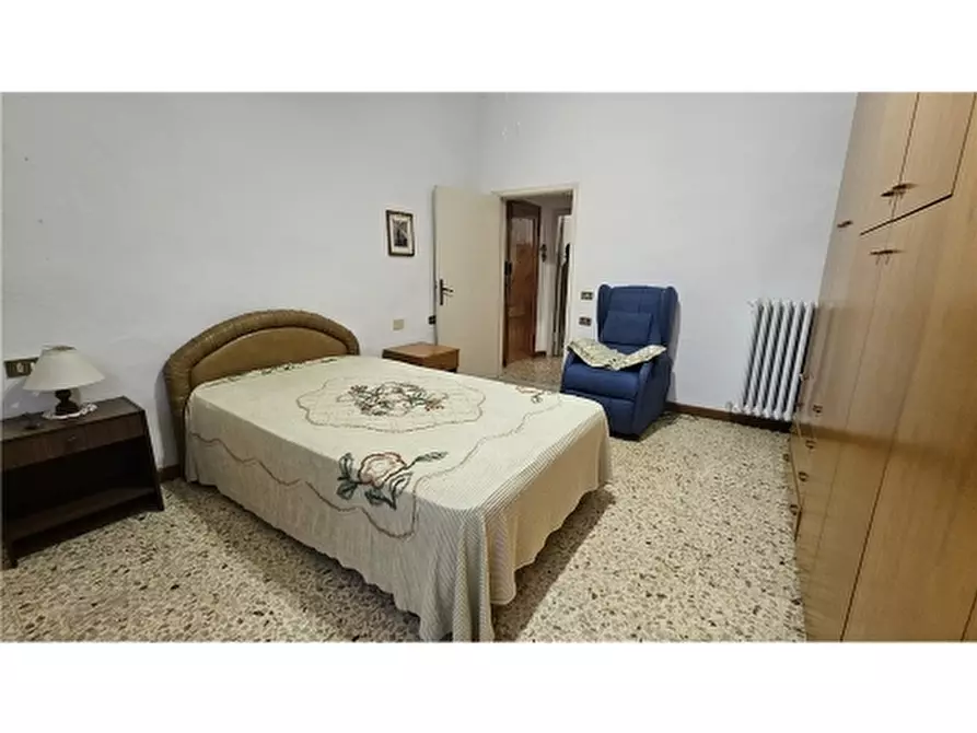 Immagine 11 di Appartamento in vendita  a Empoli