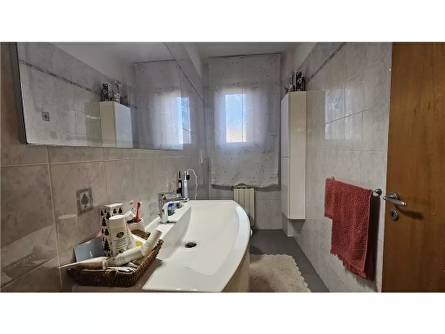 Immagine 8 di Appartamento in vendita  a Empoli