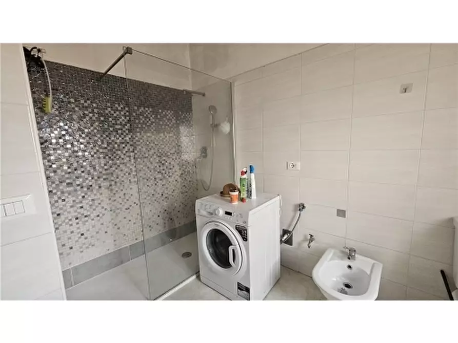 Immagine 12 di Appartamento in vendita  a Empoli