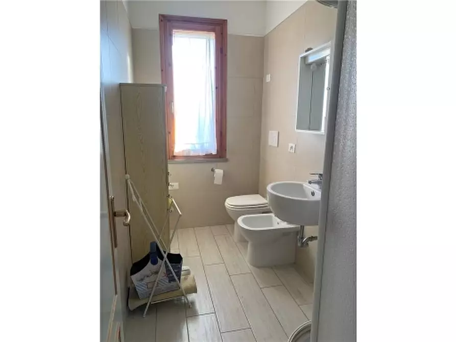 Immagine 10 di Appartamento in vendita  a Cecina