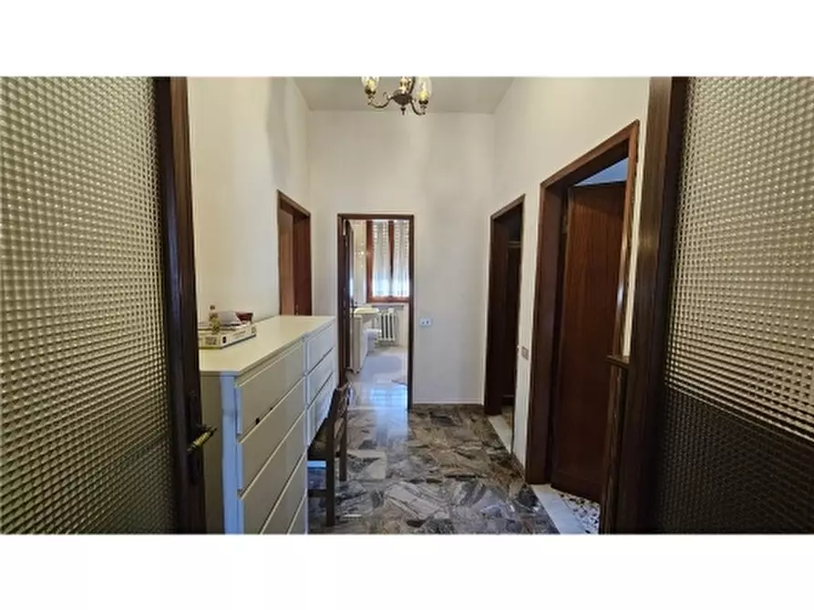 Immagine 3 di Appartamento in vendita  a Capraia E Limite
